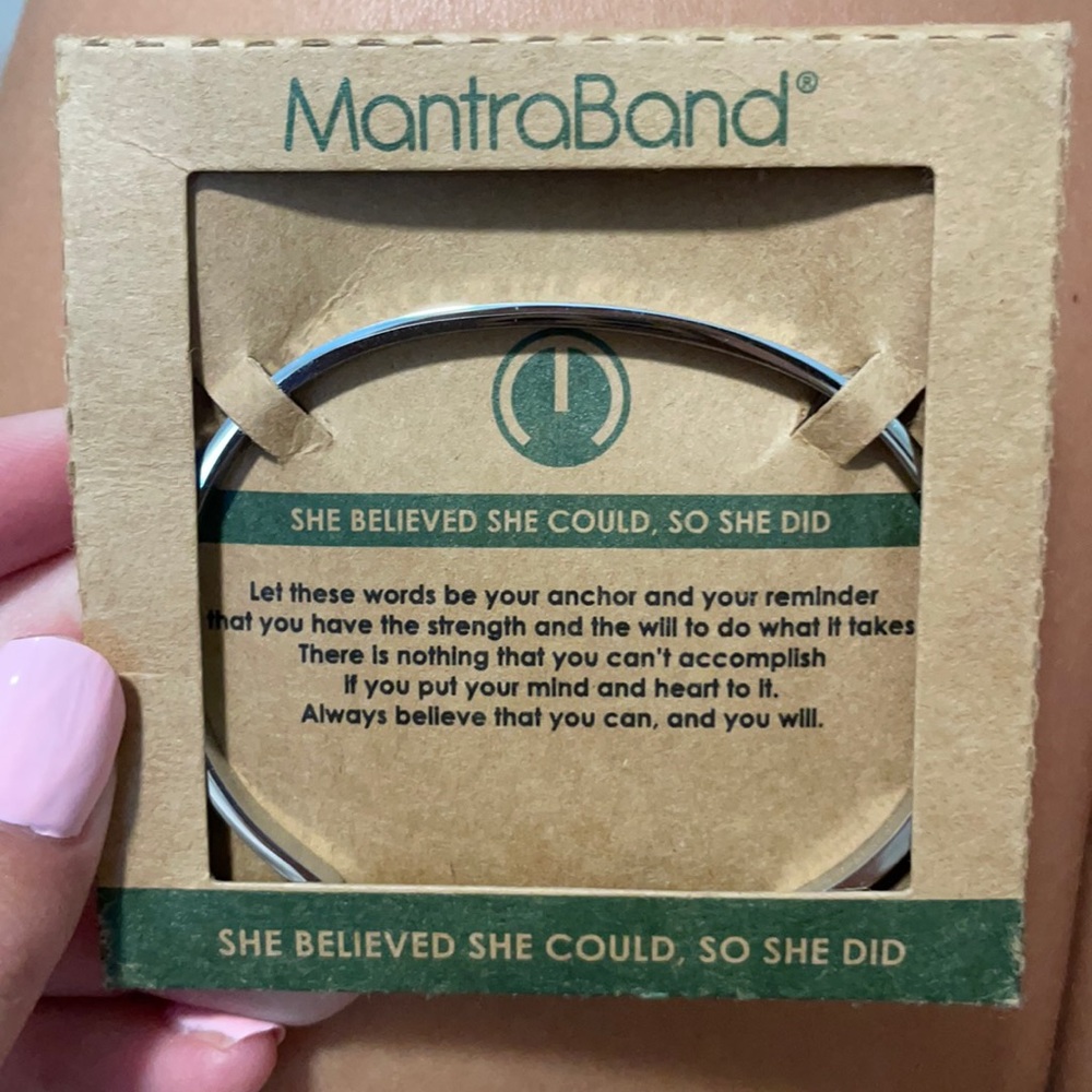 NWT MANTRA BAND